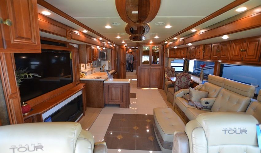 https://www.gorving.com/sites/default/files/styles/content_media_full_width_image/public/2020-09/RV%20Buying%20Guide%20Finding%20Your%20RV%20Model%20And%20Floor%20Plan13.jpg?itok=3Qyp26Q2